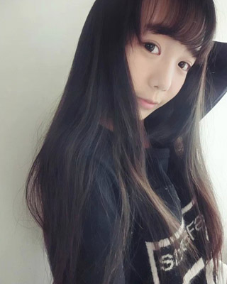 且把情弦韵，且把月吟鸣